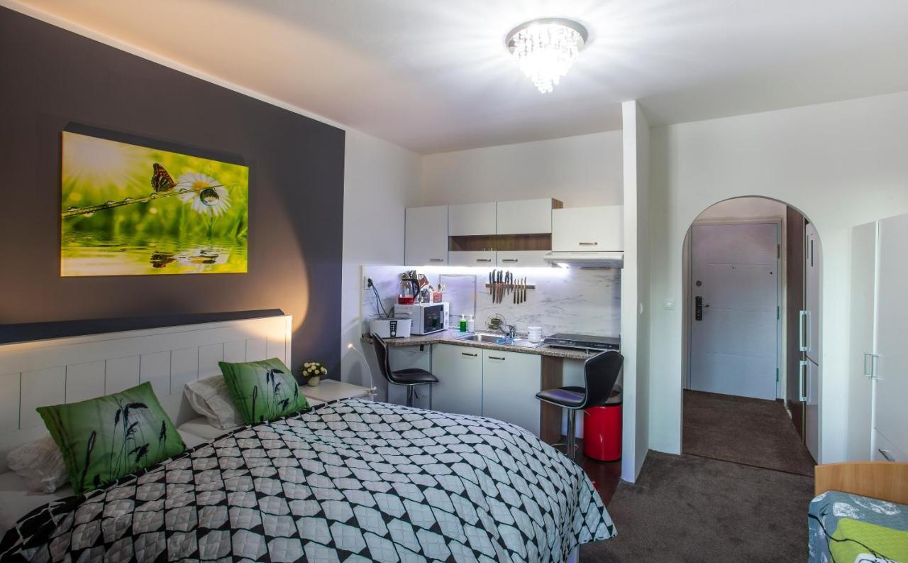 Studio Apartment Petrzalka Air-Conditioned 24H Check-In Bratislava Exteriér fotografie