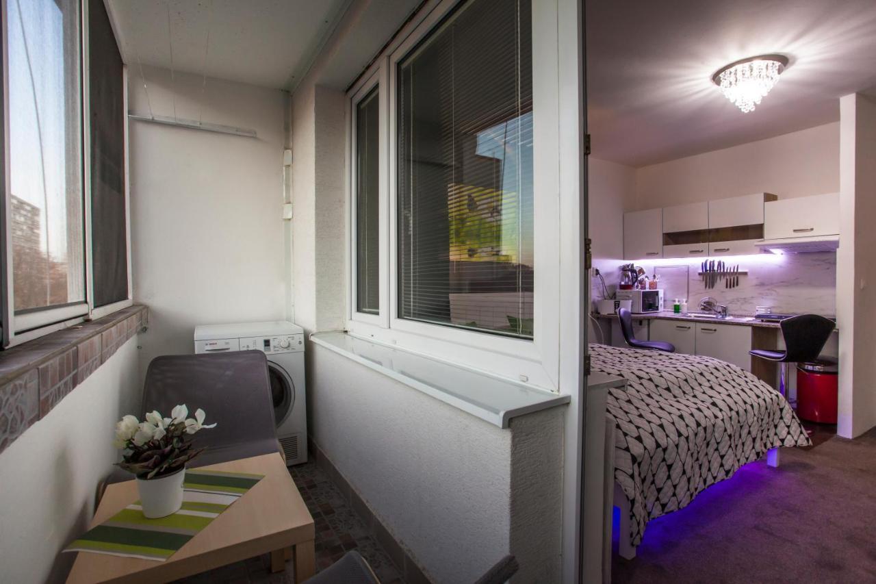 Studio Apartment Petrzalka Air-Conditioned 24H Check-In Bratislava Exteriér fotografie