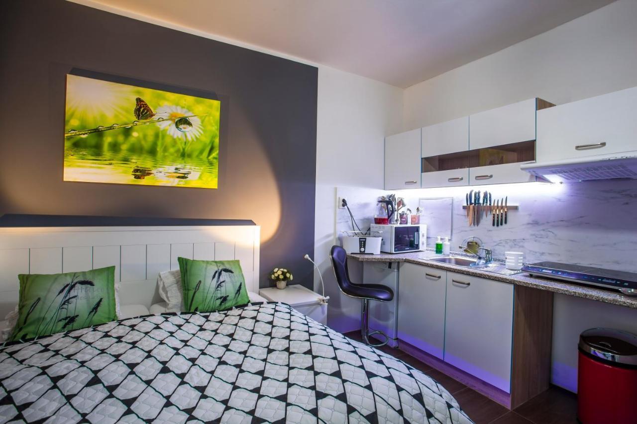 Studio Apartment Petrzalka Air-Conditioned 24H Check-In Bratislava Exteriér fotografie
